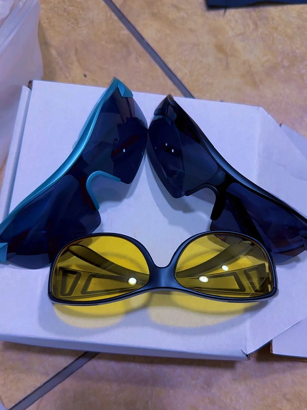 Women’s Fashion Sunglasses - Yellow and Blue Lenses